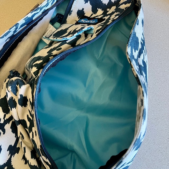 KAVU Navy/Cream Shoulder Bag - Picture 5 of 8